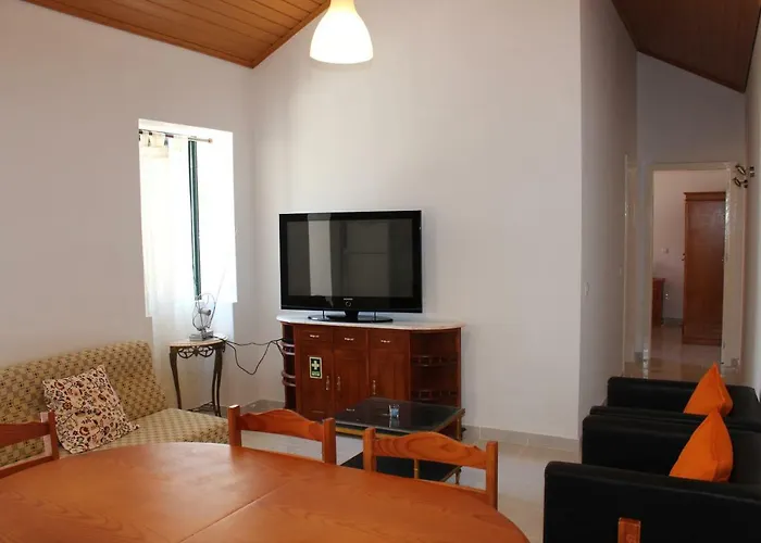 Casa Da Ribeira * פורטו סנטו